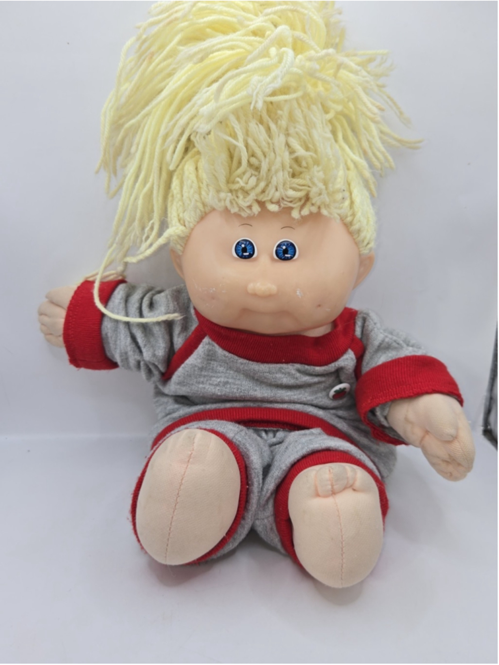 Vintage 1985 Cabbage Patch Kid Doll Blonde Yarn Blue Eyes HM 19 Coleco Tracksuit